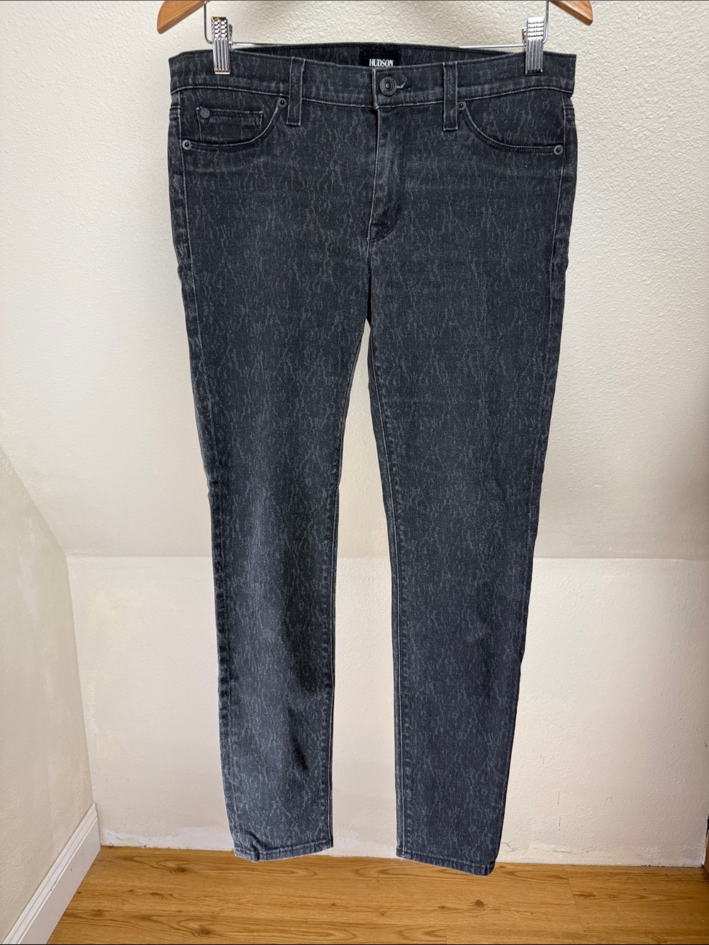 HUDSON KRISTA SUPER SKINNY JEANS Size 30 Black